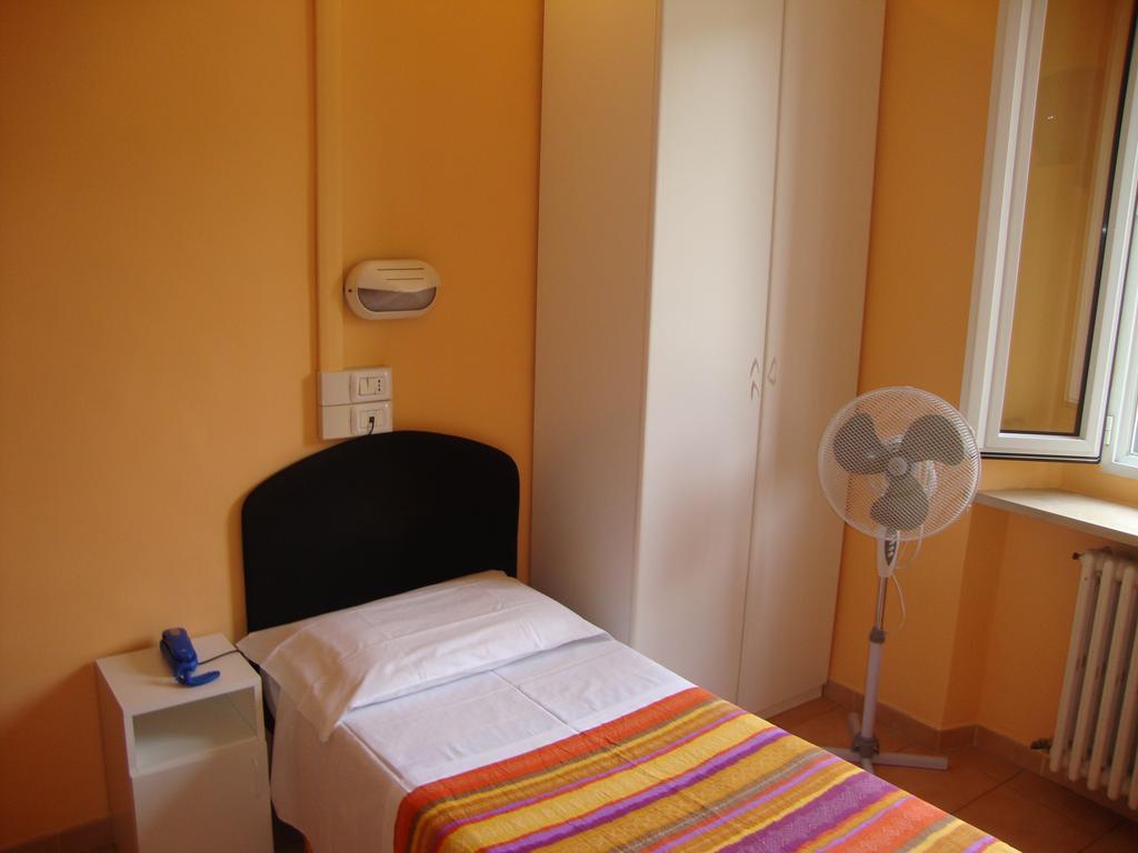 Albergo Gino Ancona Rum bild