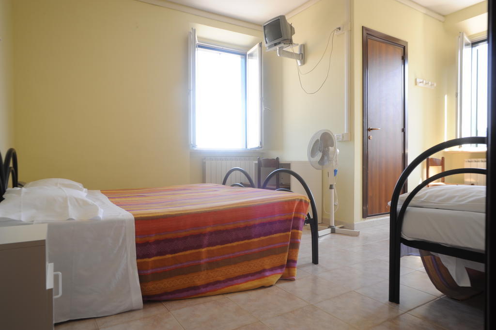 Albergo Gino Ancona Rum bild